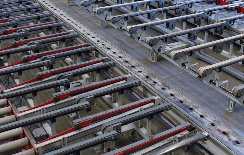 Estrusione dell'alluminio: l'estrazione del materiale. 
